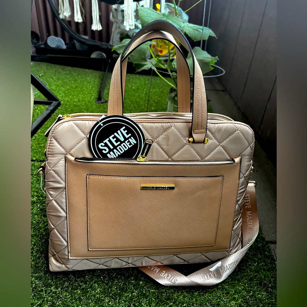 Steven Madden Work Tote/ Laptop Bag (2 laptops) Camel Color, new with tags;